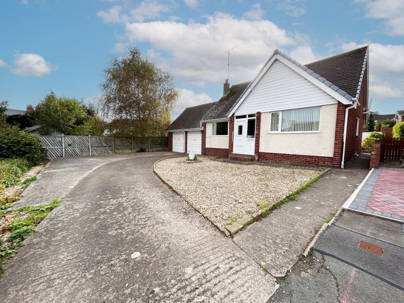 3 bed detached bungalow for sale in Bryn Celyn, Conwy LL32, £485,000