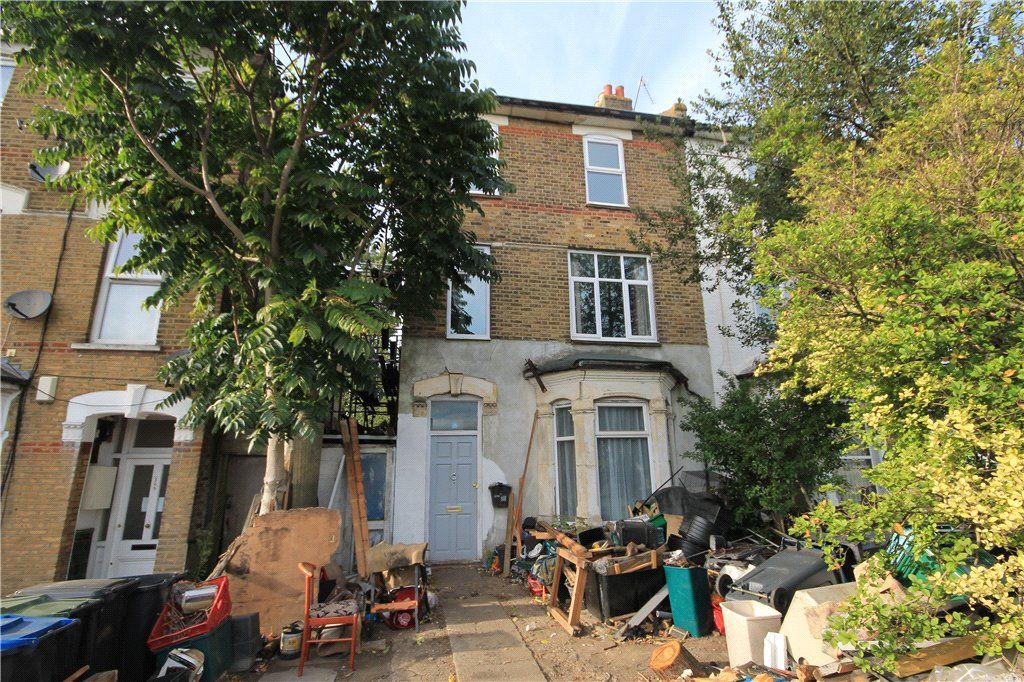 5 bed semi-detached house for sale in Selhurst Road, London SE25, £500,000