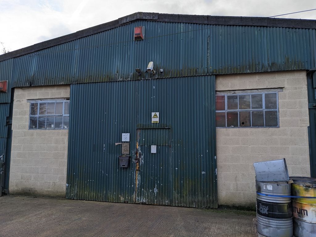 Warehouse to let in Unit 8, Bisley, Stroud GL6, £15,000 pa