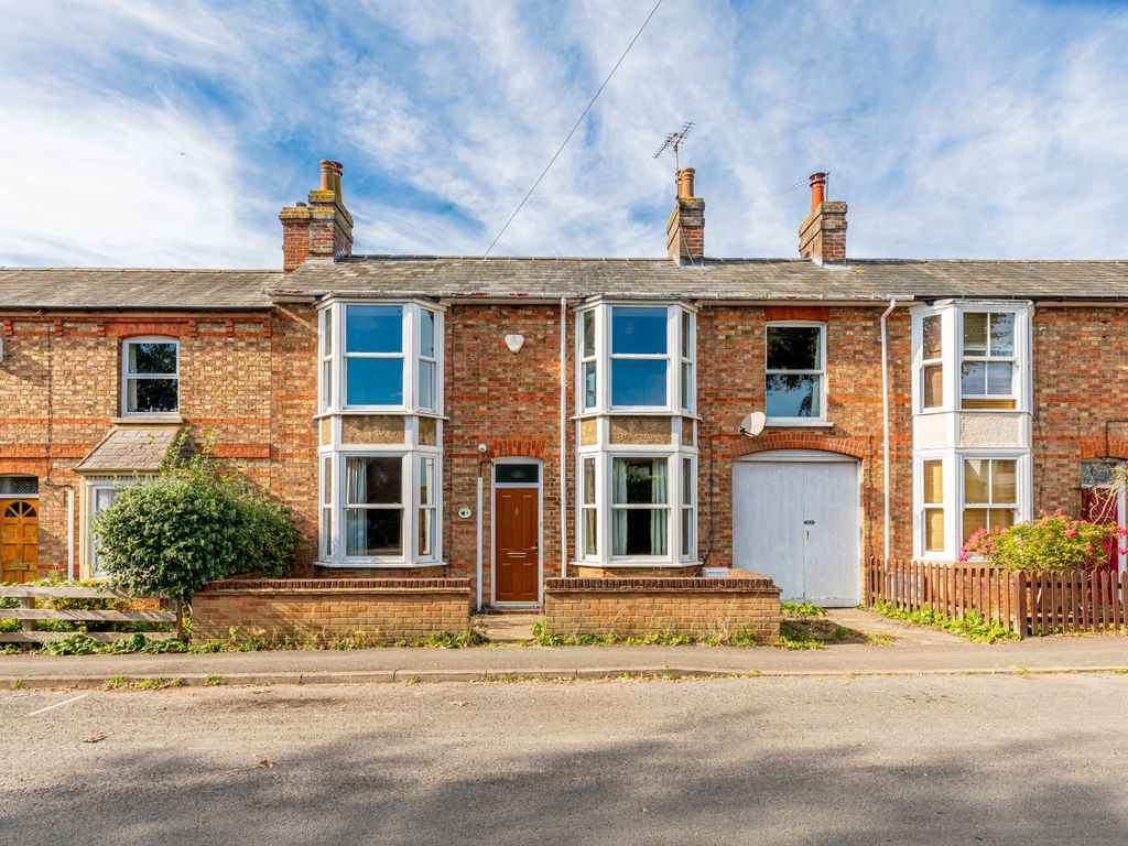 3 bed terraced house for sale in Park Road, Winslow, Buckingham MK18, £380,000