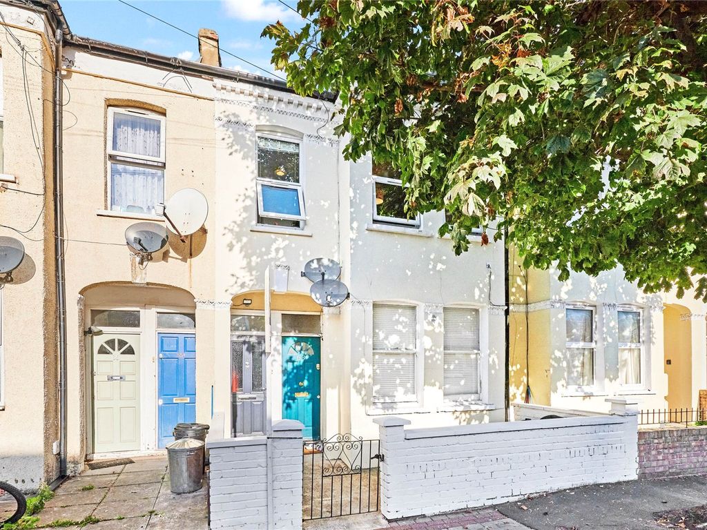 2 bed flat for sale in Leverson Street, Furzedown SW16, £425,000