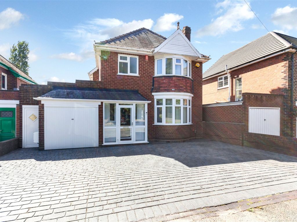 4 bed detached house for sale in Wolverhampton Road, Oldbury B68, £525,000