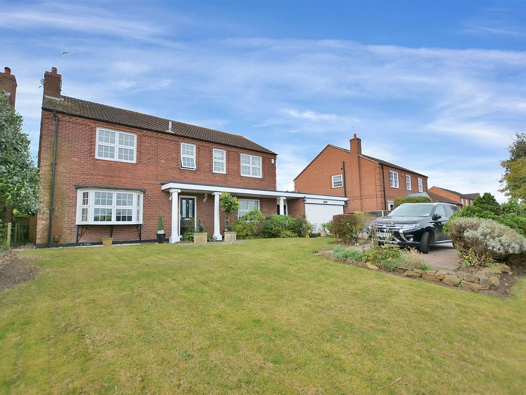4 bed detached house for sale in New Mill Lane, Forest Town, Mansfield NG19, £415,000