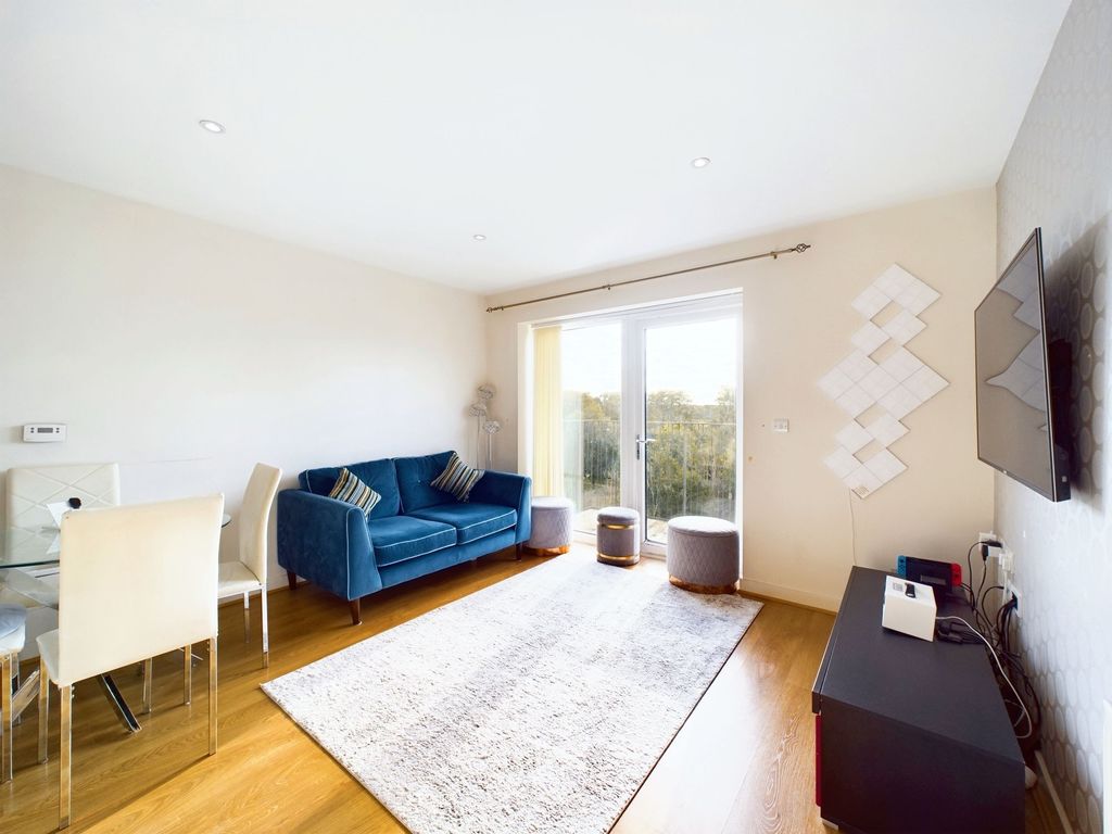1 bed flat for sale in Unwin Way, Stanmore HA7, £350,000