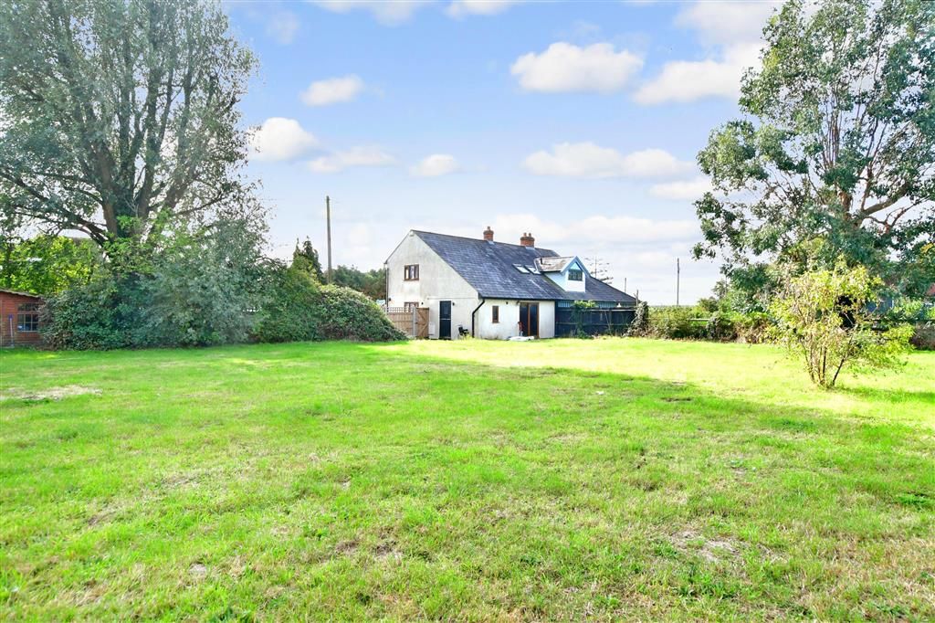 2 bed cottage for sale in Toot Hill Road, Ongar, Essex CM5, £550,000