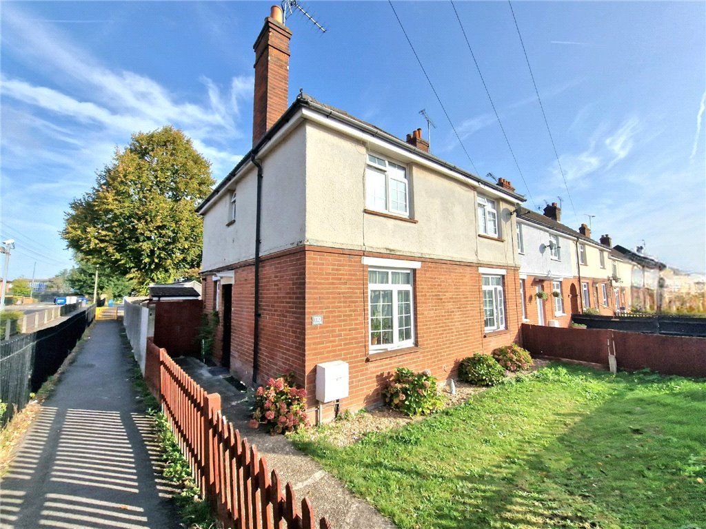 3 bed end terrace house for sale in Queens Road, Farnborough, Hampshire GU14, £380,000