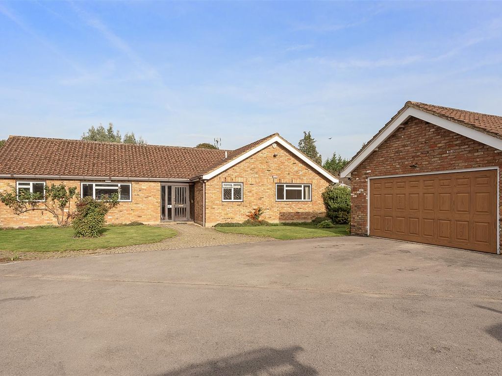 3 bed detached bungalow for sale in Hatching Green Close, Harpenden AL5, £1,500,000