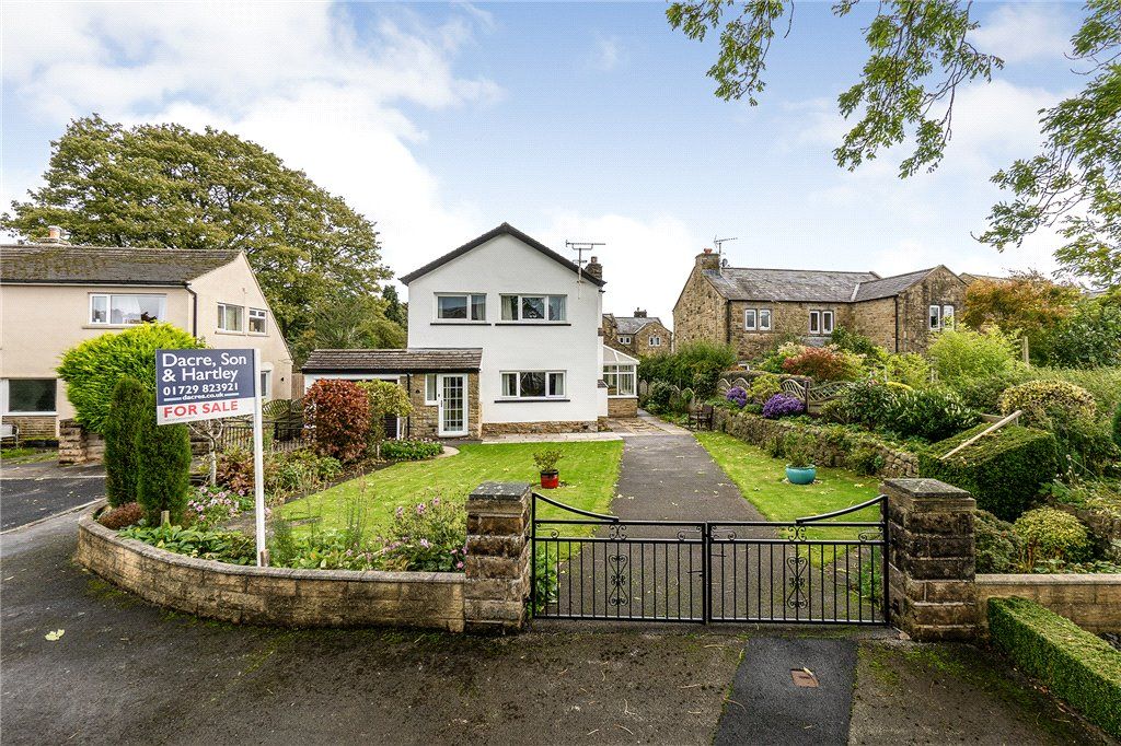 3 bed detached house for sale in Chapel Walk, Long Preston, Skipton, North Yorkshire BD23, £375,000