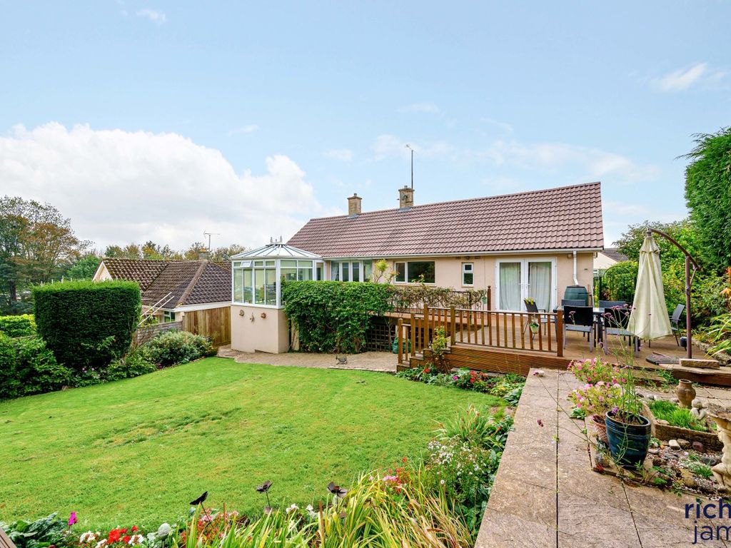 3 bed bungalow for sale in Honeyhill, Royal Wootton Bassett SN4, £525,000