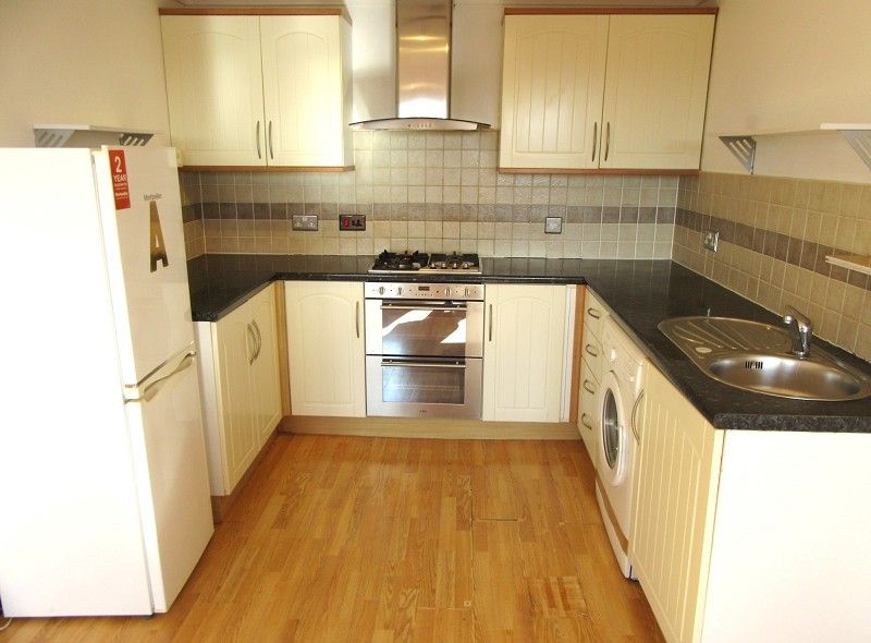 2 bed flat to rent in Queens Lofts, Princess Street, Llanelli. SA15, £695 pcm
