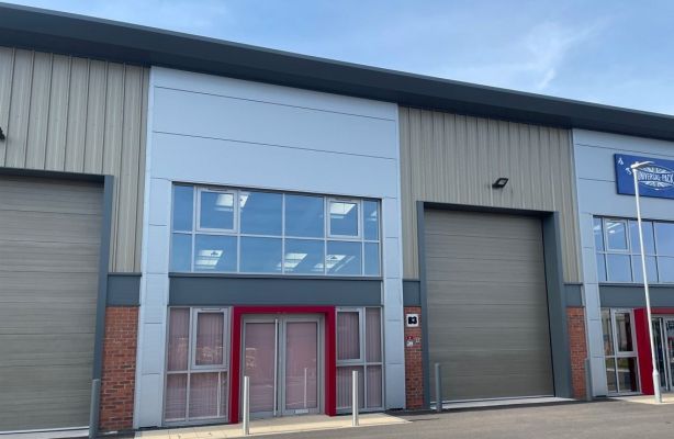 Warehouse to let in Unit B3, Access 442, Telford, Shropshire TF1, £20,000 pa