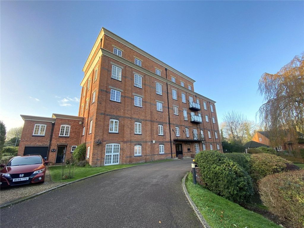 2 bed flat to rent in Burghfield Mill, Dewe Lane, Burghfield, Reading RG30, £1,350 pcm