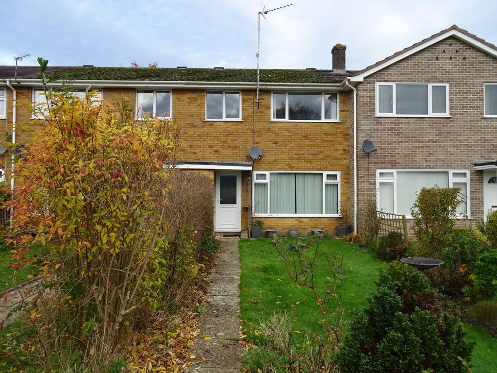 3 bed terraced house to rent in Forestside Gardens, Ringwood BH24, £1,350 pcm