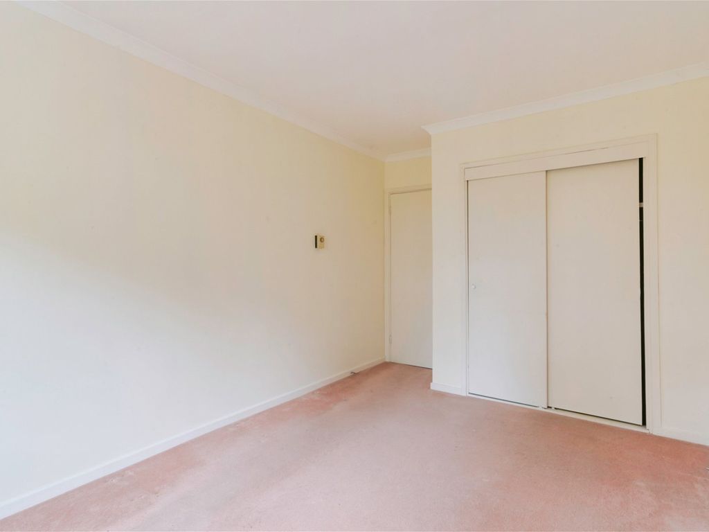 2 bed flat for sale in Church Lane, Oxted RH8, £450,000