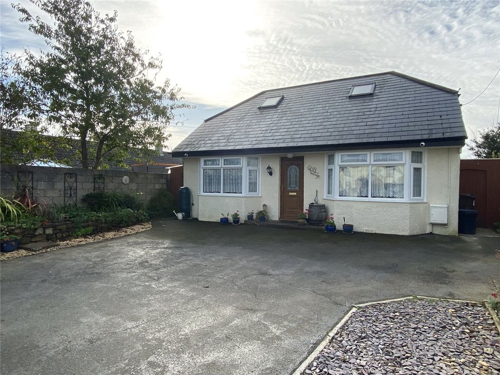 3 bed bungalow for sale in Dobwalls, Liskeard, Cornwall PL14, £325,000