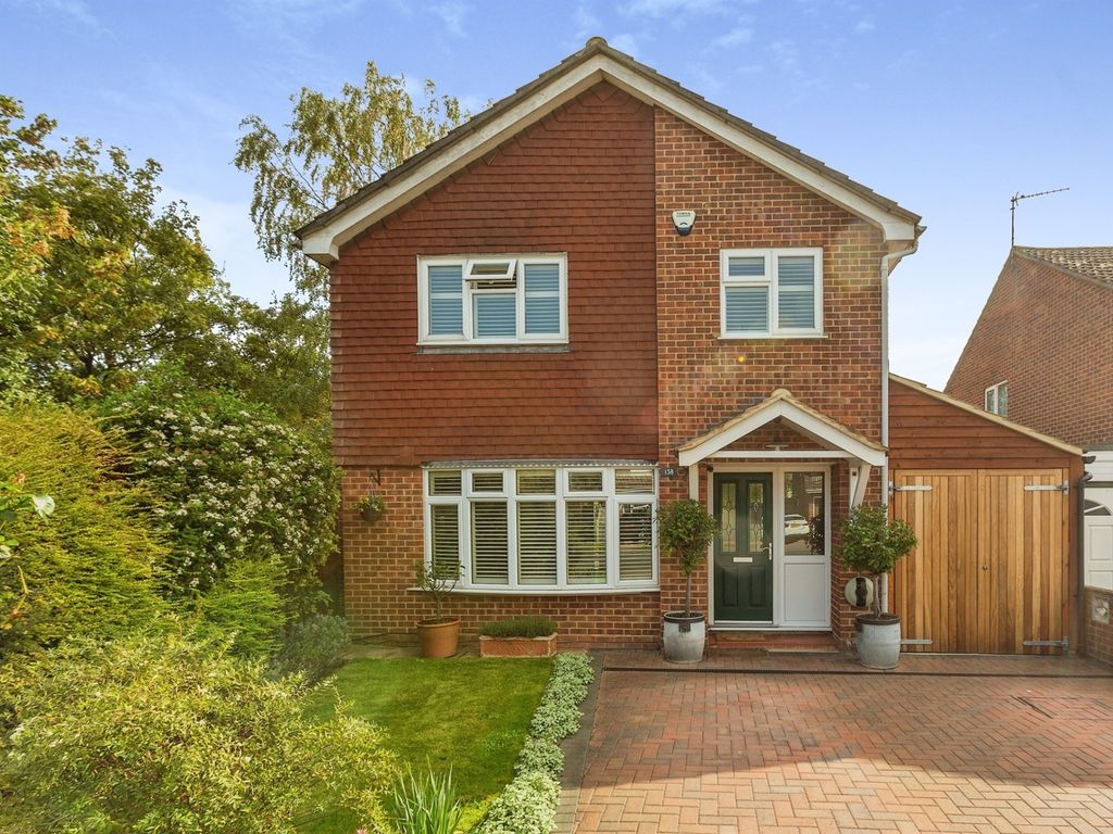 4 bed detached house for sale in Rowland Way, Aylesbury HP19, £500,000