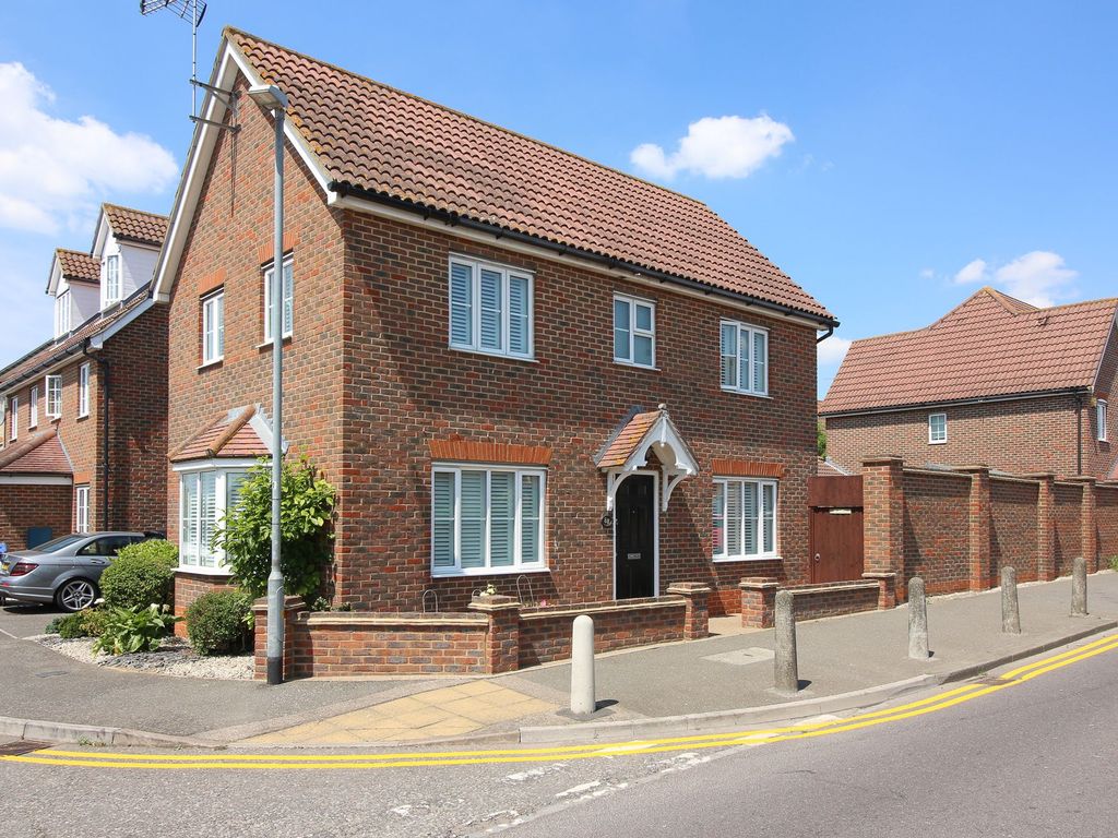 3 bed link-detached house for sale in Love Lane, Aveley RM15, £450,000