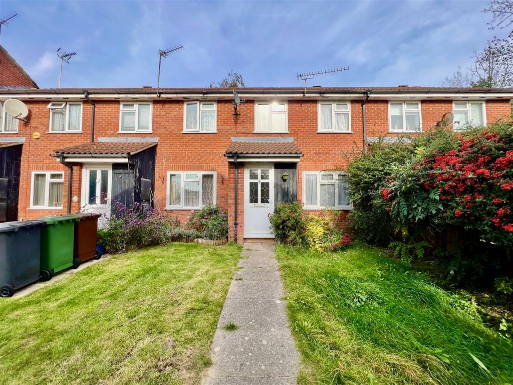 3 bed terraced house for sale in Grace Close, Borehamwood WD6, £420,000