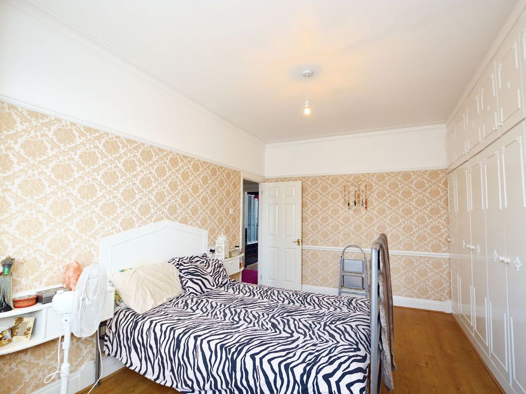 3 bed terraced house for sale in Leamington Road, Southend-On-Sea SS1, £360,000
