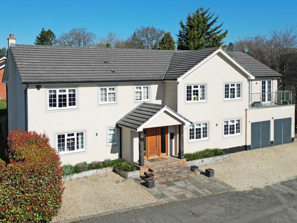 5 bed detached house for sale in Knottocks Drive, Beaconsfield HP9, £1,850,000