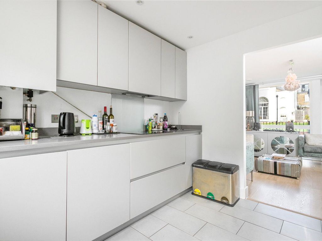 5 bed end terrace house for sale in Mildenhall Road, Hackney, London E5, £950,000
