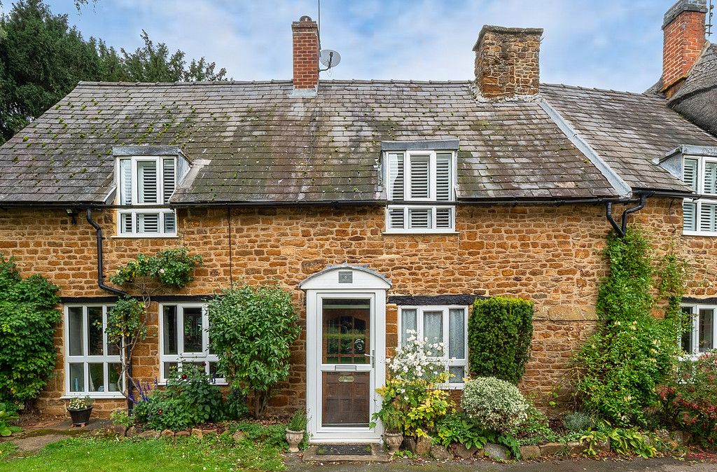 3 bed cottage for sale in Hogg End, Chipping Warden, Banbury Oxfordshire OX17, £500,000