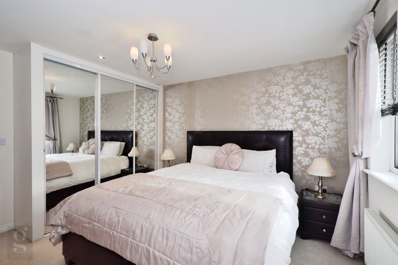 6 bed detached house for sale in Bullingham Lane, Hereford HR2, £450,000