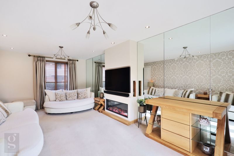 6 bed detached house for sale in Bullingham Lane, Hereford HR2, £450,000