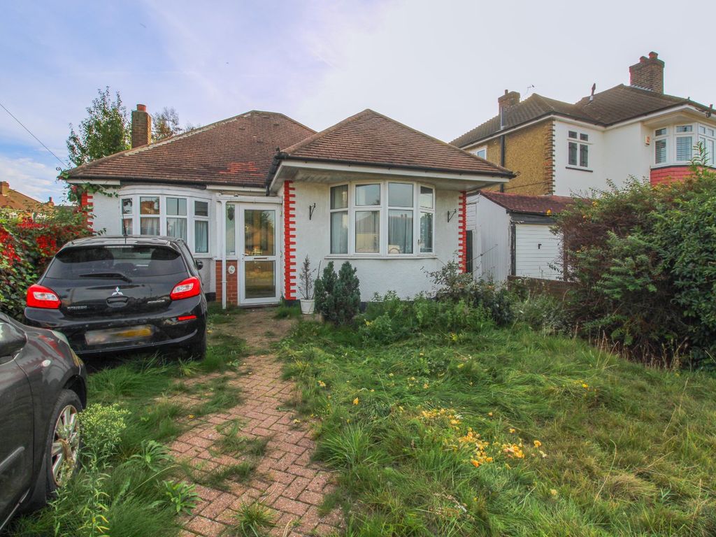 2 bed bungalow for sale in Tower View, Shirley, Croydon CR0, £450,000