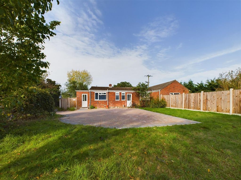 2 bed semi-detached bungalow for sale in Aylmerton, Norwich NR11, £350,000