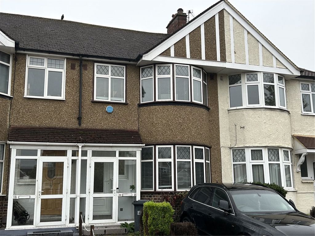 3 bed terraced house to rent in Walwyn Avenue, Bromley BR1, £2,600 pcm