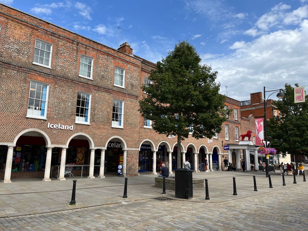 Office to let in Red Lion House, 9-10 High Street, High Wycombe HP11, £40,560 pa