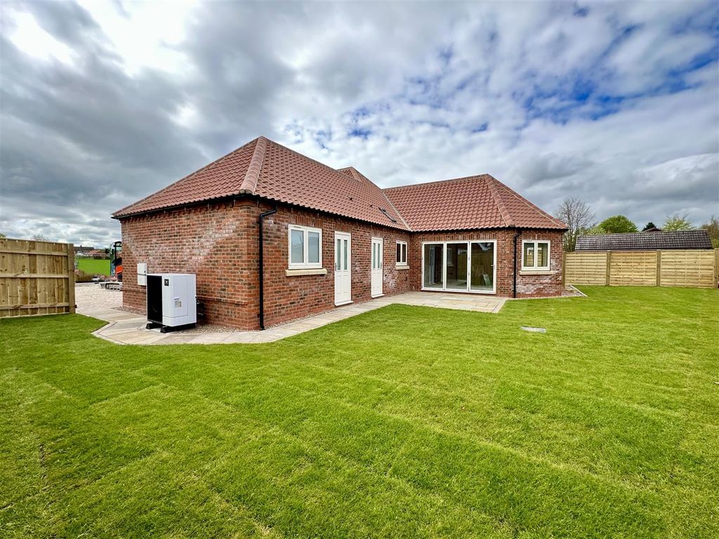 New home, 3 bed detached bungalow for sale in South Lane, Bainton, Nr Driffield YO25, £575,000