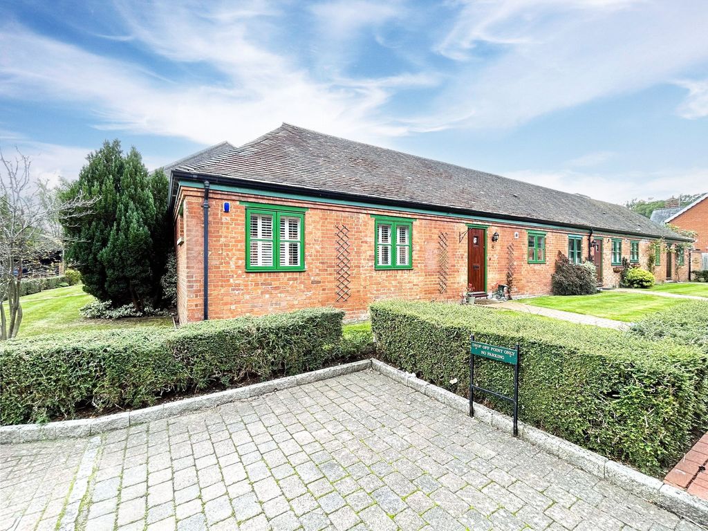 2 bed bungalow for sale in Harvest Drive, Sindlesham, Wokingham, Berkshire RG41, £450,000