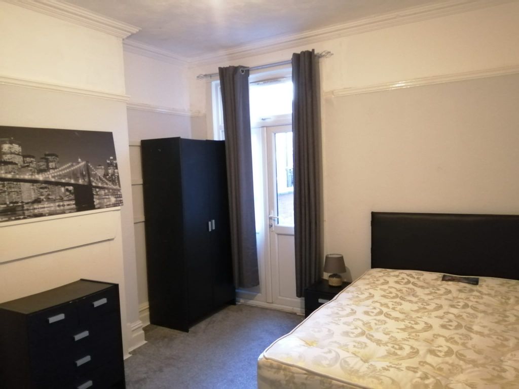 Room to rent in Fosse Road South, Leicester LE3, £565 pcm