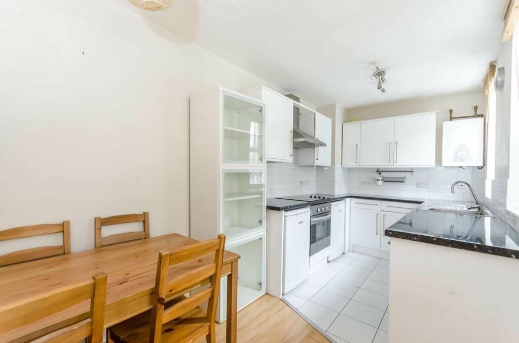 1 bed flat to rent in Boston Place, London NW1, £2,383 pcm