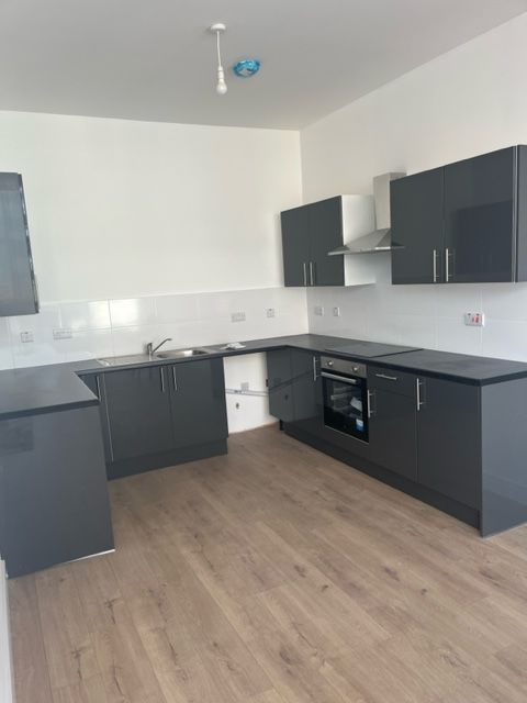 1 bed flat to rent in Wellington Street, Luton LU1, £1,350 pcm