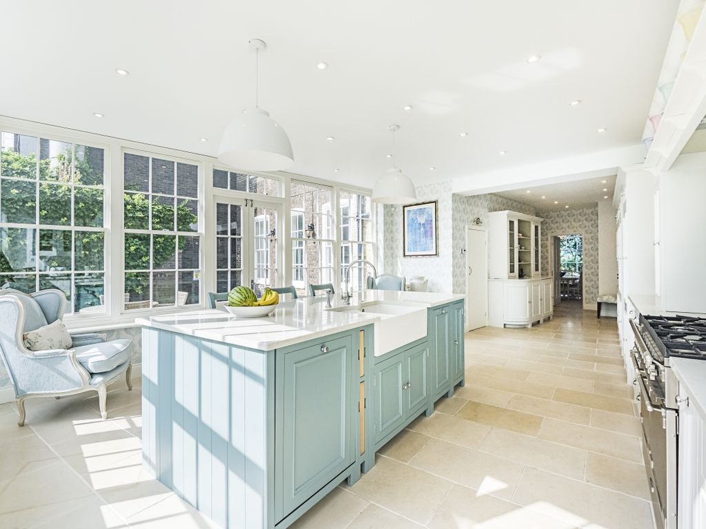 6 bed detached house to rent in Old Town, London SW4, £13,750 pcm