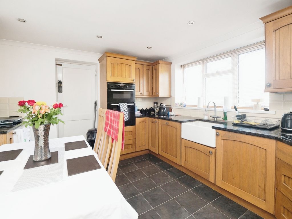 3 bed semi-detached house for sale in Warden Avenue, Romford RM5, £400,000