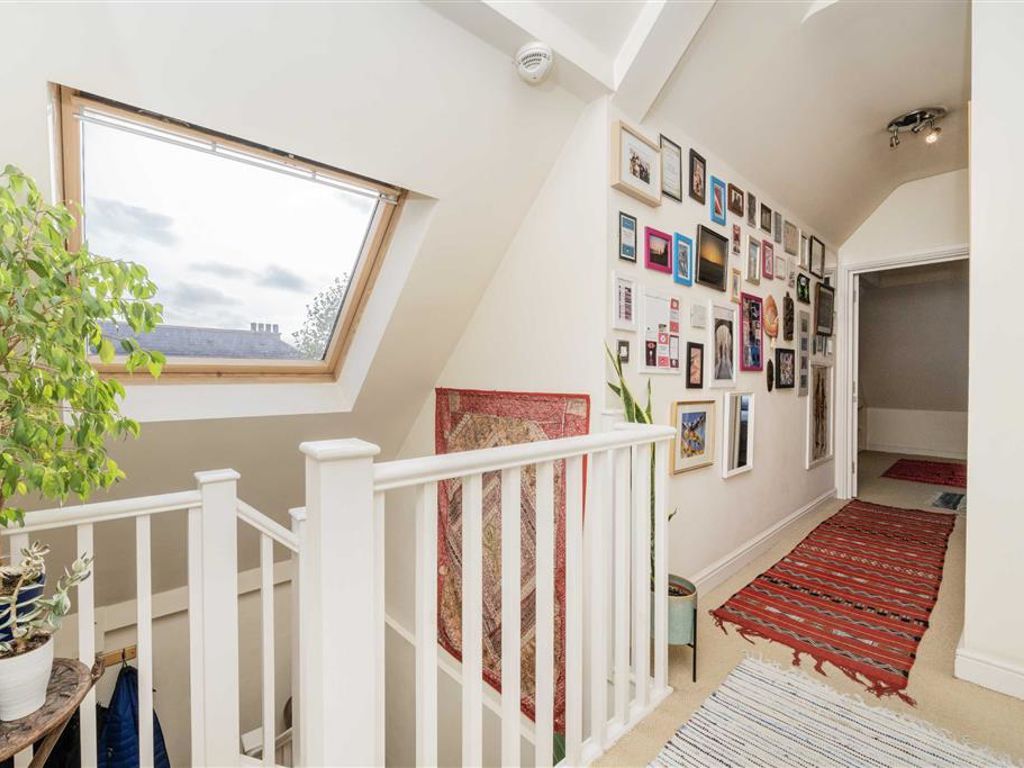 2 bed flat for sale in Cranworth Gardens, London SW9, £549,950