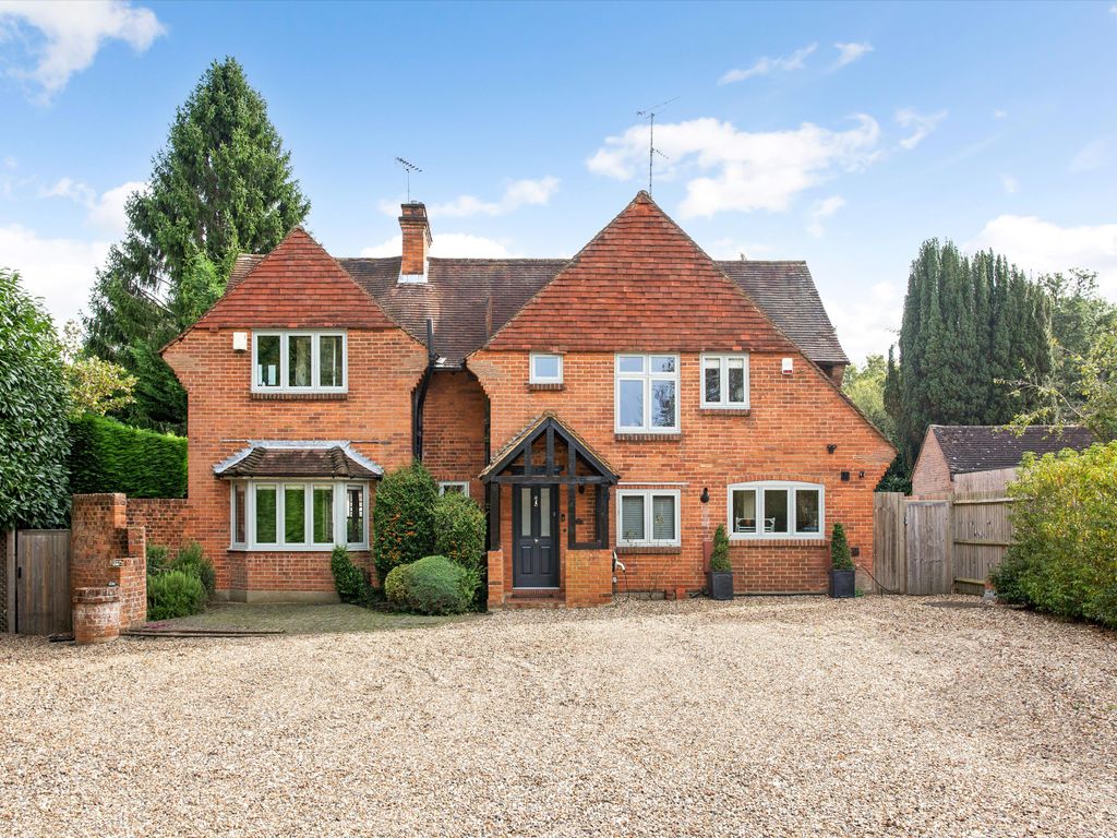 5 bed detached house for sale in Brownswood Road, Beaconsfield HP9, £2,000,000