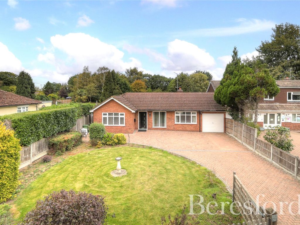3 bed bungalow for sale in Rayleigh Road, Hutton CM13, £800,000