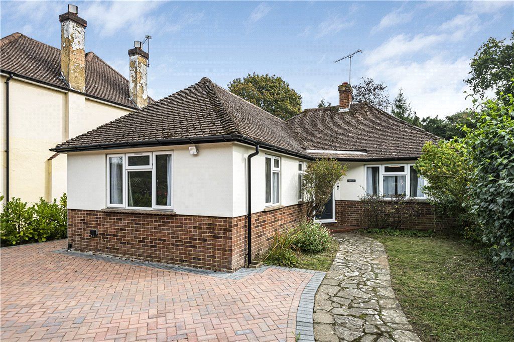 3 bed bungalow for sale in Broadmead Road, Send, Woking, Surrey GU23, £650,000