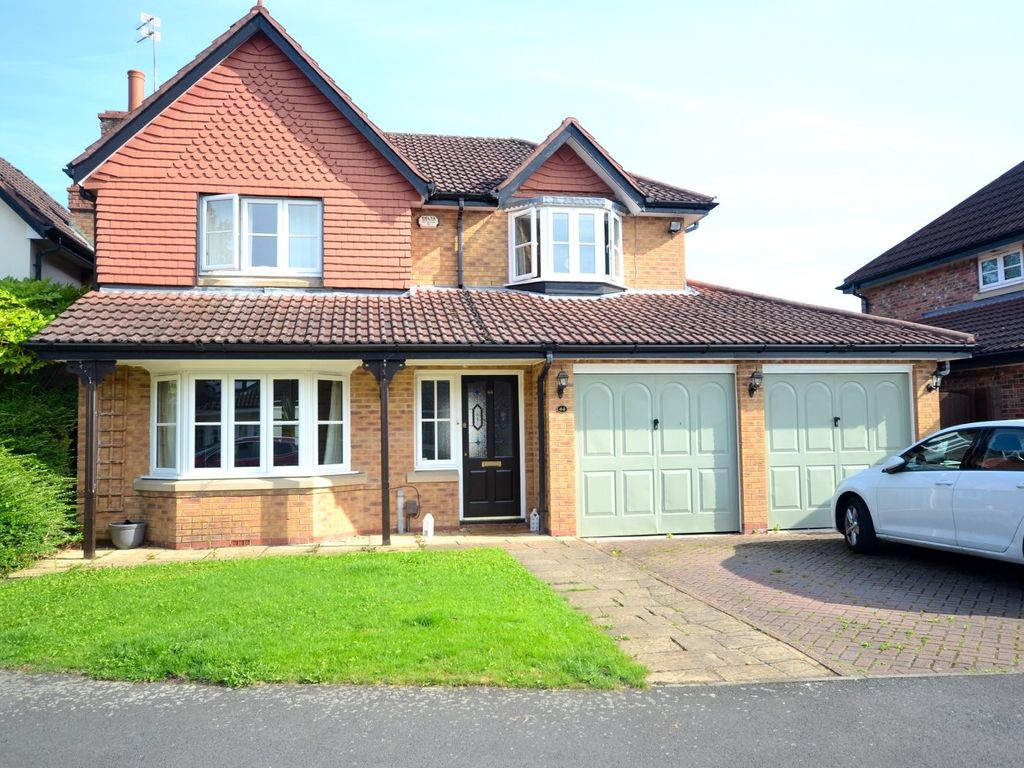 4 bed detached house to rent in Oakleigh Road, Cheadle Hulme, Cheadle SK8, £2,500 pcm