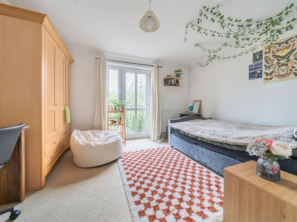 4 bed property for sale in Wollaston Road, Dorchester DT1, £420,000