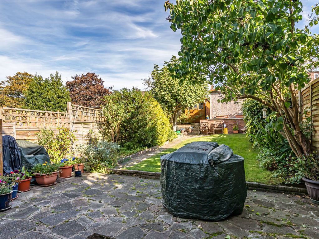 3 bed end terrace house for sale in Ferney Road, East Barnet, Barnet EN4, £600,000