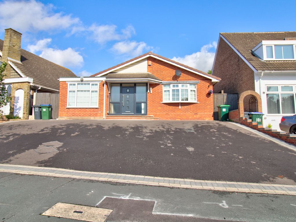 4 bed detached bungalow for sale in Longleat, Great Barr, Birmingham B43, £500,000