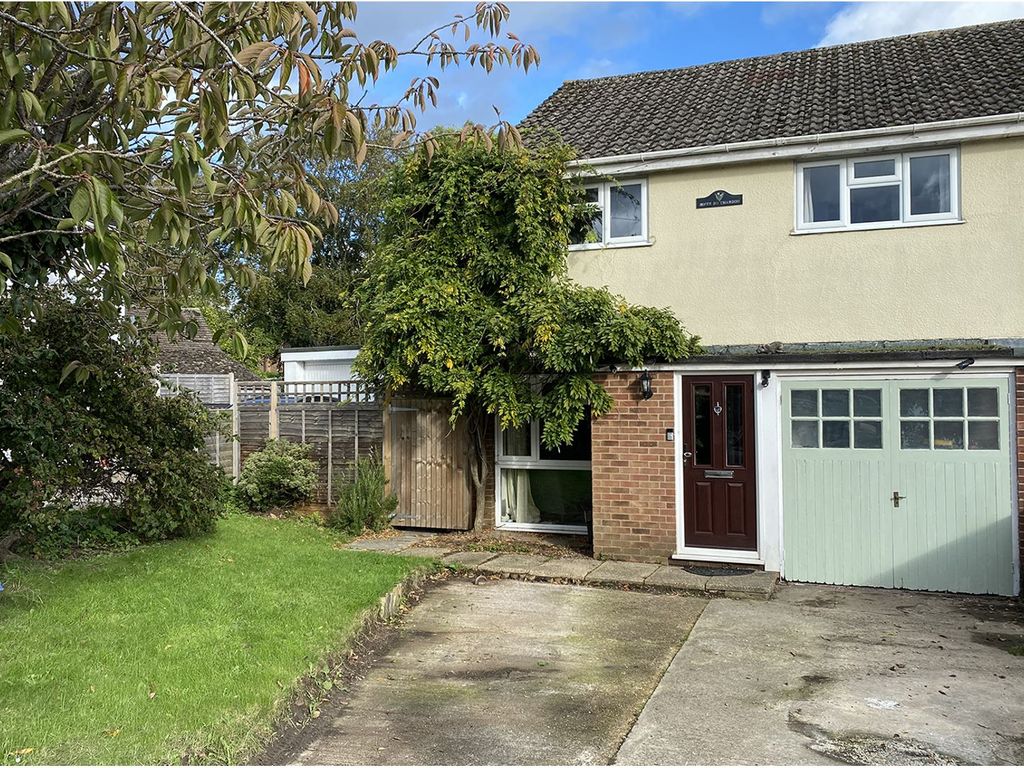 3 bed semi-detached house for sale in Cold Ash Hill, Cold Ash RG18, £450,000