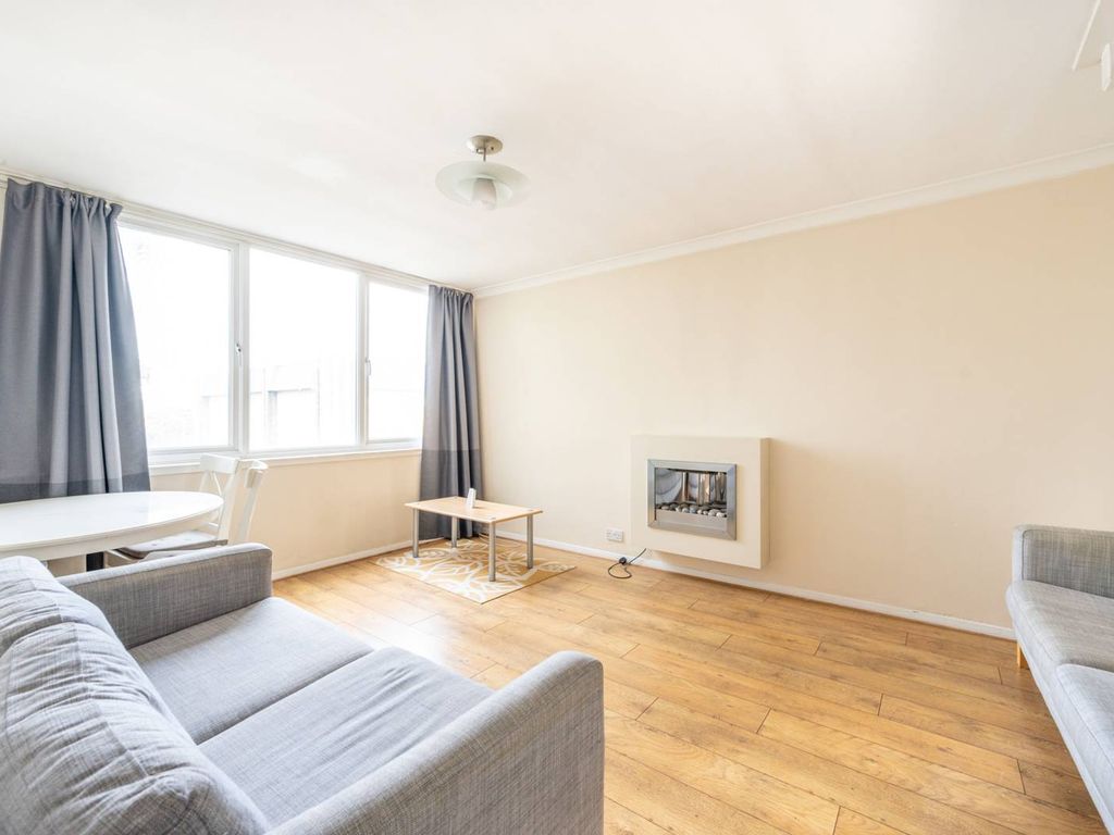 2 bed flat for sale in Deanery Road, Stratford, London E15, £325,000