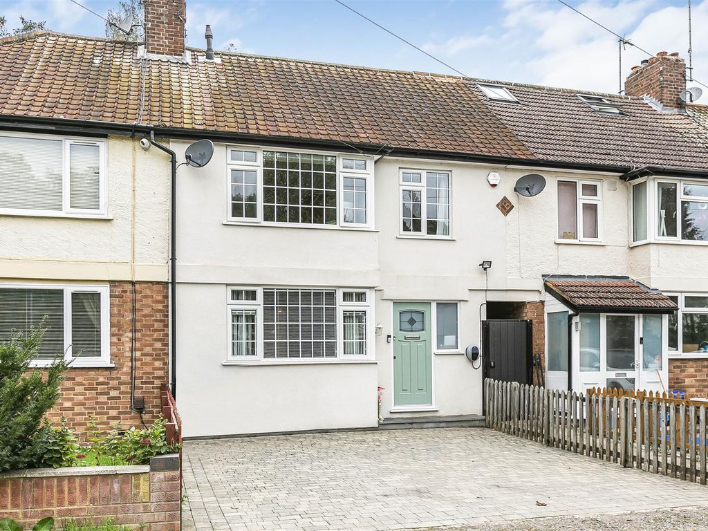 3 bed terraced house for sale in Foxholes Avenue, Hertford SG13, £525,000